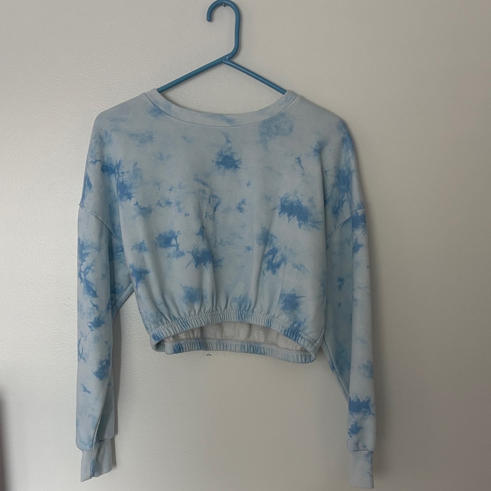 Forever 21 Blue Tie-Dye Cropped Sweatshirt